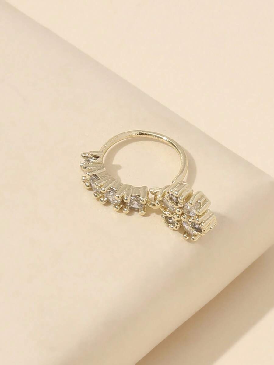 Delicate Flower Design Nose Ri - Body Jewelry Nose Studs のレビューと価格
